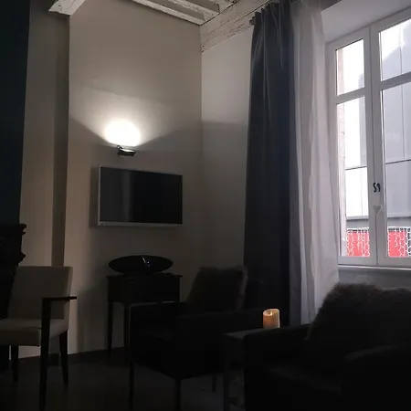 La Des Halles Bed & Breakfast *